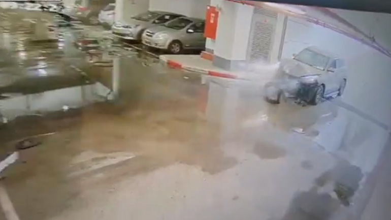 Μπέρδεψε τα πεντάλ και έγινε χαμός!